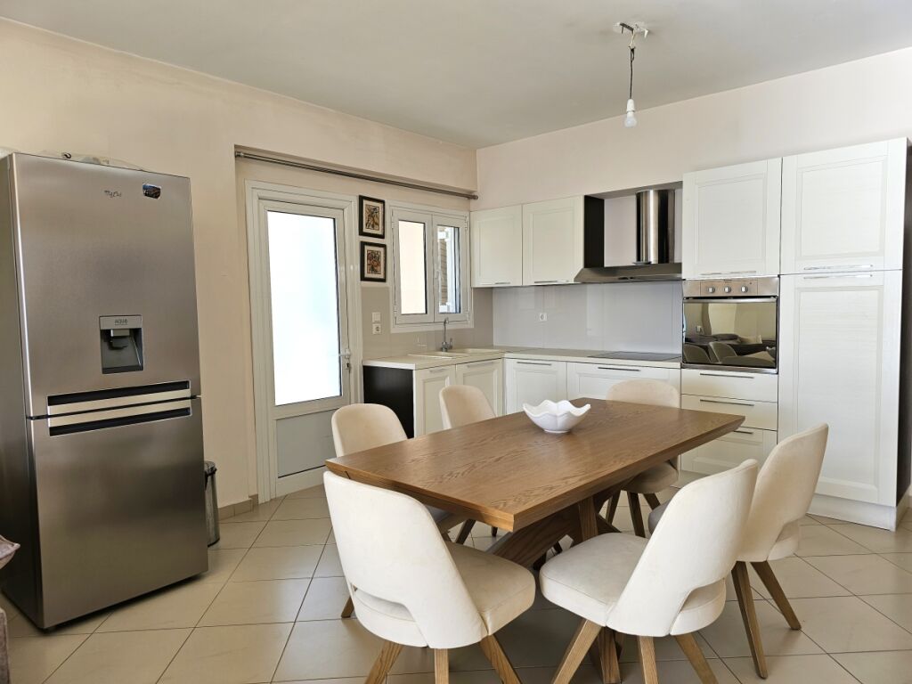 Three bedroom seaview apartment