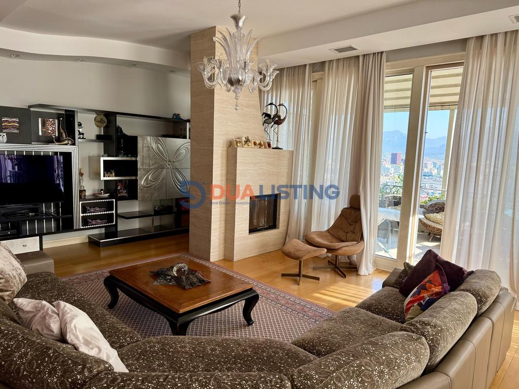 Duplex en venta 5+1+3 en kodra e diellit!