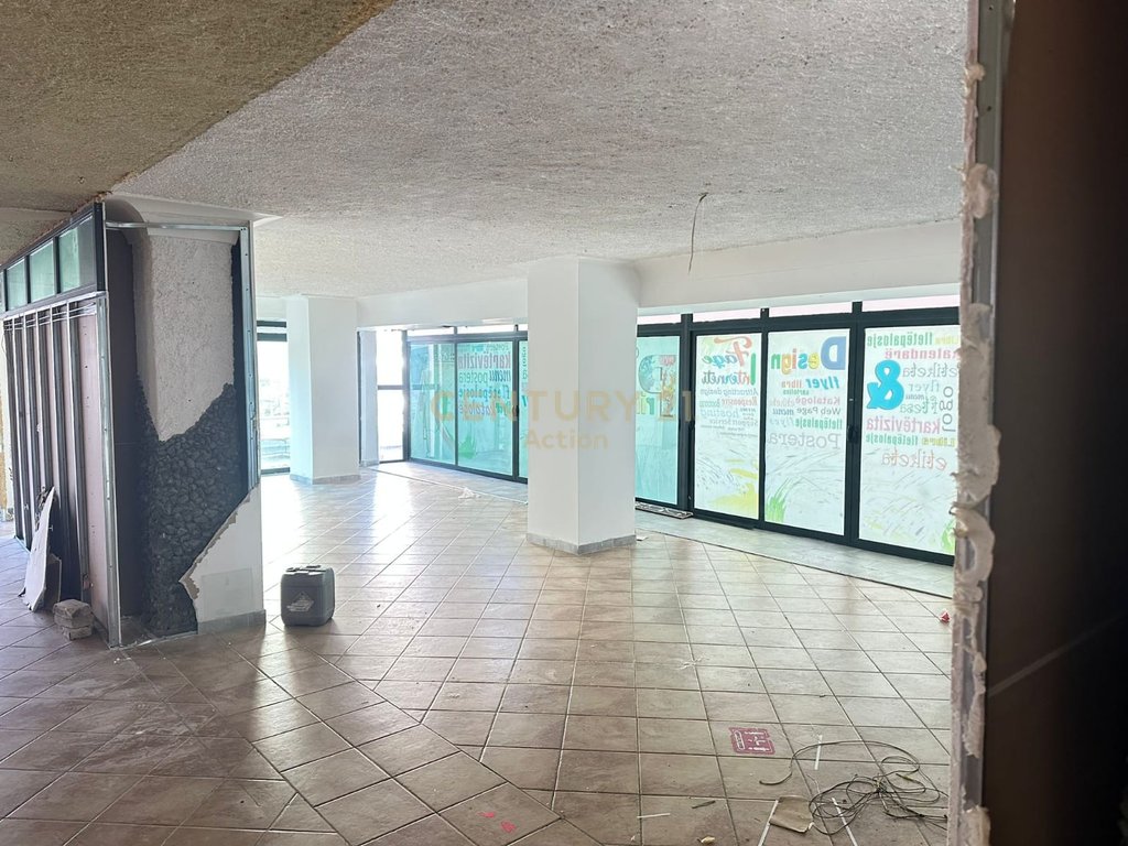 Ambient komercial për shitje në vollga, Durrës !