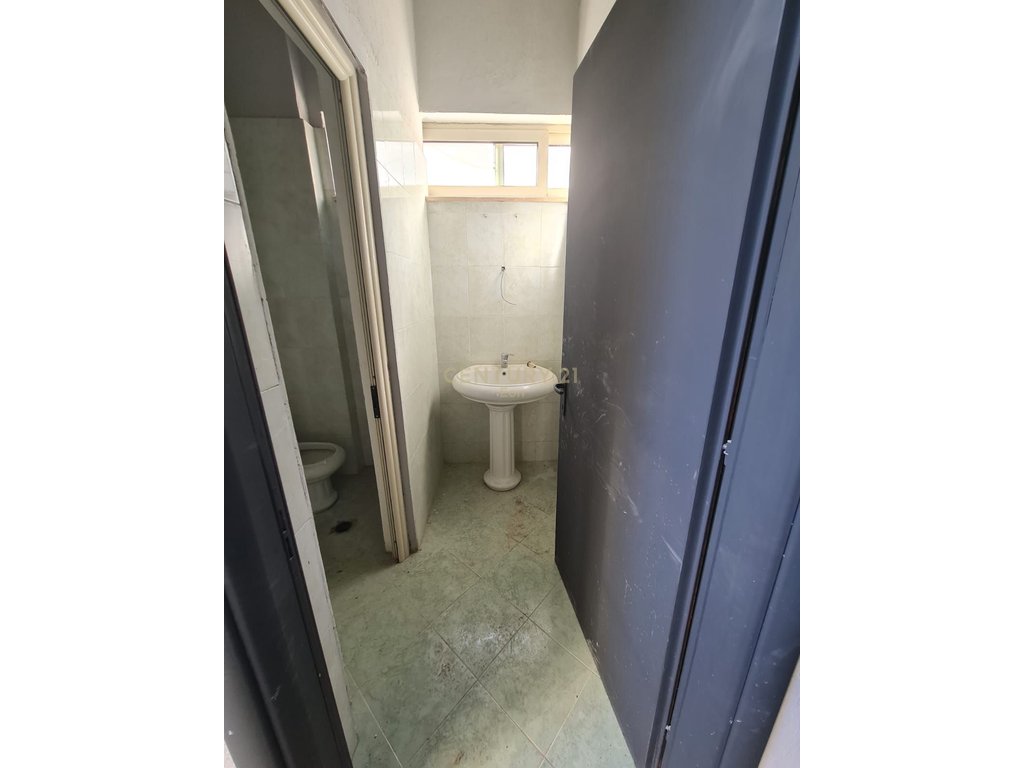 Ambient komercial për shitje në vollga, Durrës !