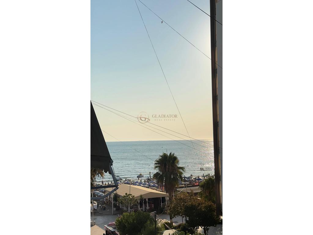 Appartement à vendre 1+1+ 2 balcons en première ligne avec vue sur mer à kavaja cliff!