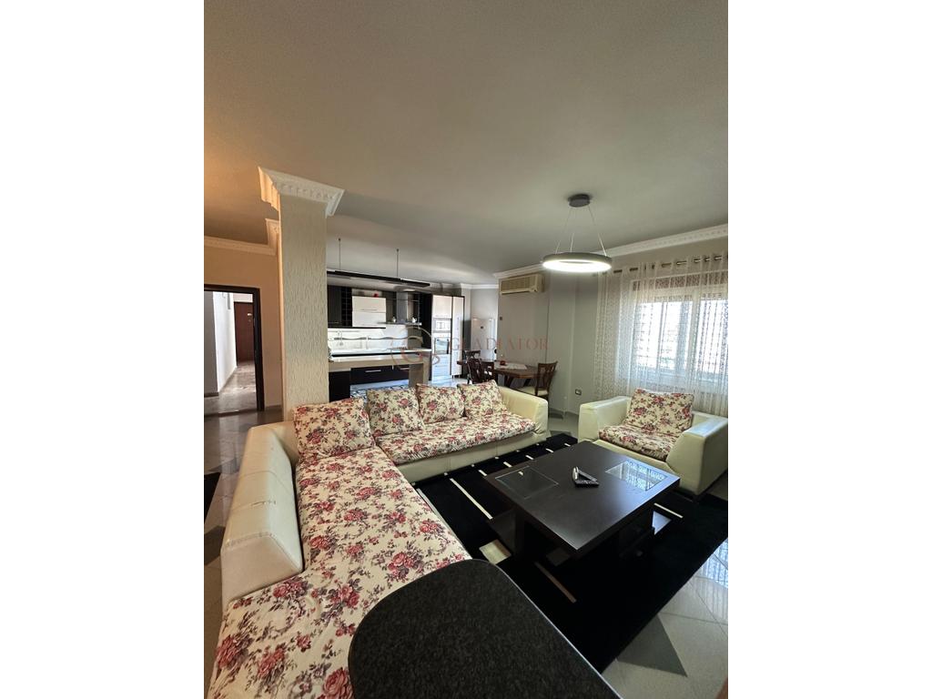 Shitet apartament 3+1+2 tualete dhe dy ballkone, durres prane markates - 153 m² | 165,000€
