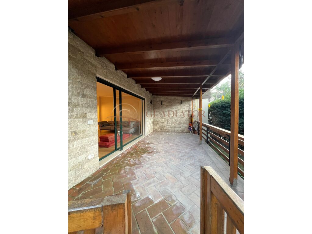 Appartement à vendre 2+1+2 avec jardin, complexe résidentiel près de la mer!