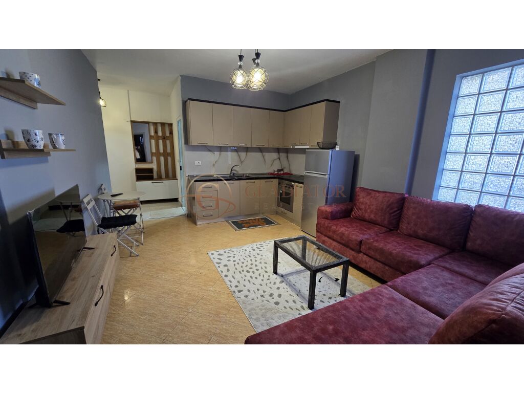 Jepet me qira apartament 1+1 "Prane Hotel Antalia" ne plazh !