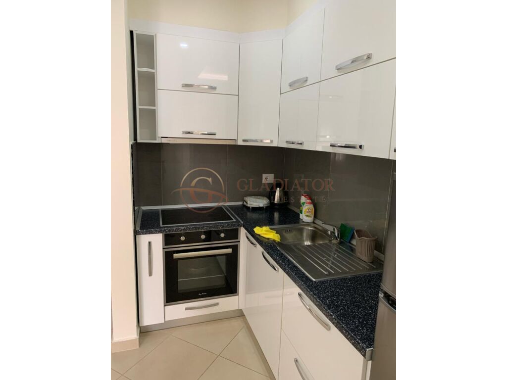 Shitet apartament 1+1 50 m nga deti ne rradhime vlore !