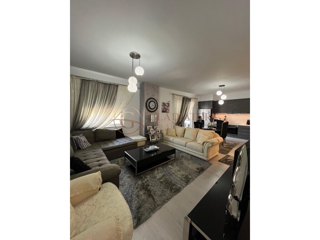 Apartamento à venda 2+1+2 em shkembi, kavaja!