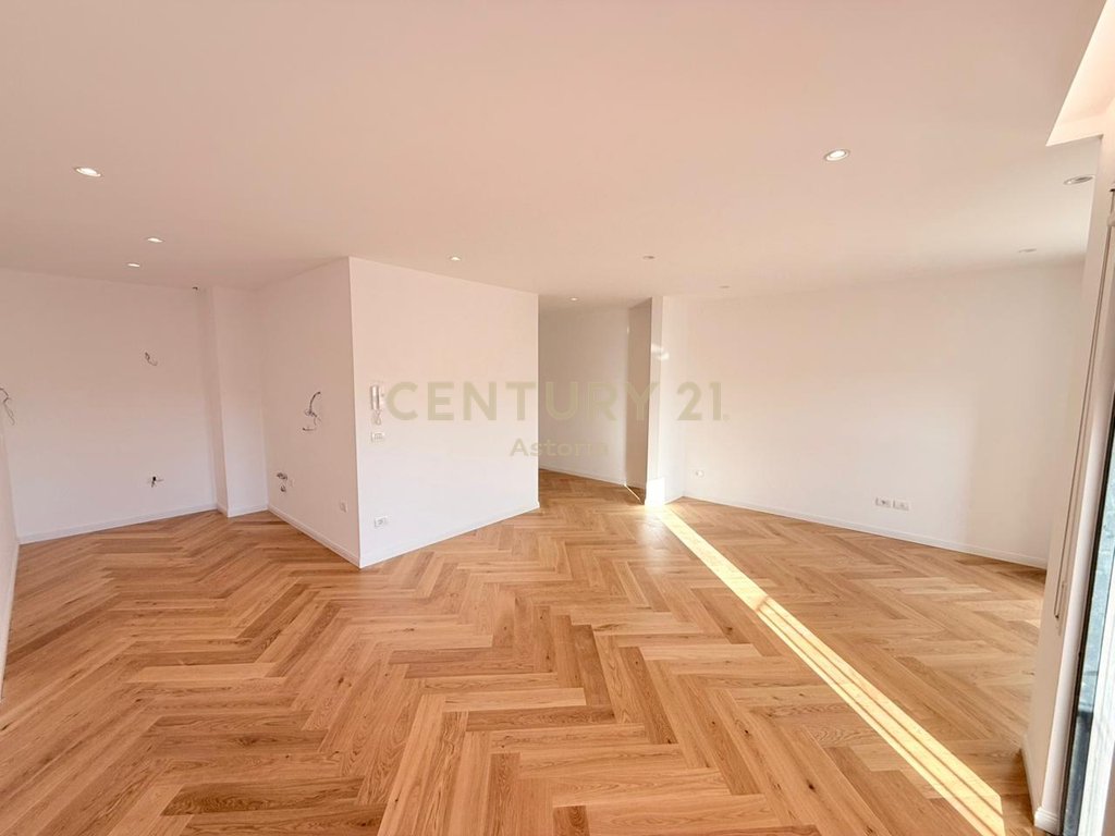 Wohnung 2+1 nahe der kuqe schule!