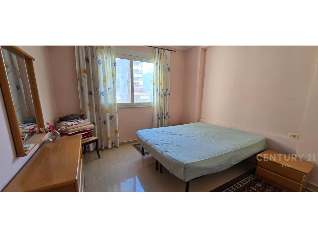 Wohnung 2+1 nahe der kuqe schule!