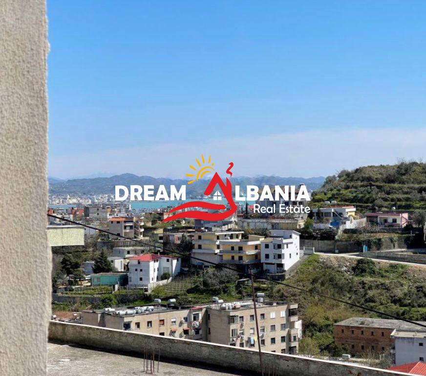 Casa + terreno in vendita vicino all'ospedale a Durrës (4141033)