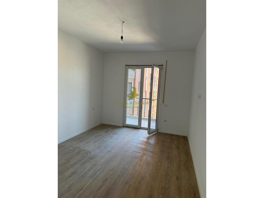 Apartamento 1+1 en venta calle osbe, kamëz