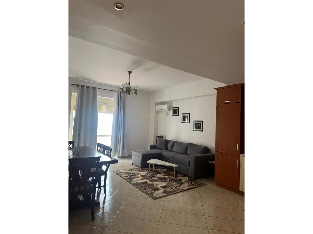 Affitto appartamento 2+2 sul lungomare vicino al consolato italiano, vlore!!!
