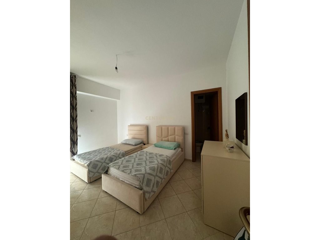 Affitto appartamento 2+2 sul lungomare vicino al consolato italiano, vlore!!!