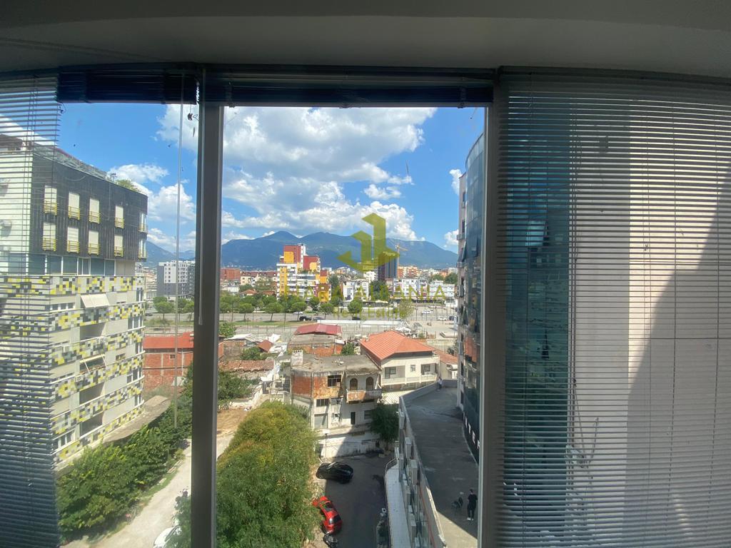 Apartamento 1+1 en alquiler en la antigua estación de tren, Tirana