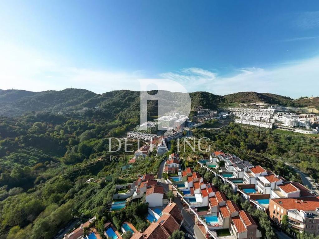 Duplex moderne à vendre avec piscine et véranda – Kodra e diellit 2, Tirana