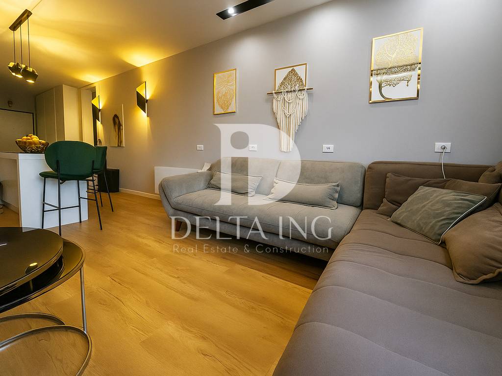 Apartment zum verkauf 3+1+2 mit garage – Rruga e kavajës, gegenüber delijorgji center
