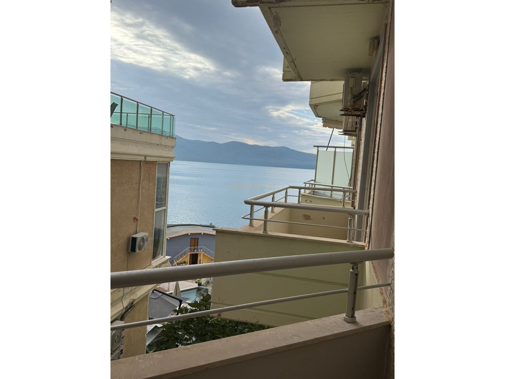 Piso en venta 1+1, vista lateral al mar (con garaje) en "Kalaja"