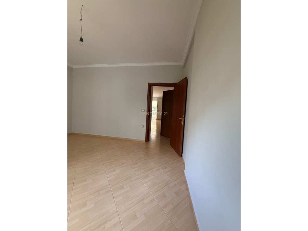 Piso en venta 1+1, vista lateral al mar (con garaje) en "Kalaja"