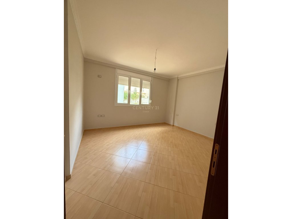 Piso en venta 1+1, vista lateral al mar (con garaje) en "Kalaja"