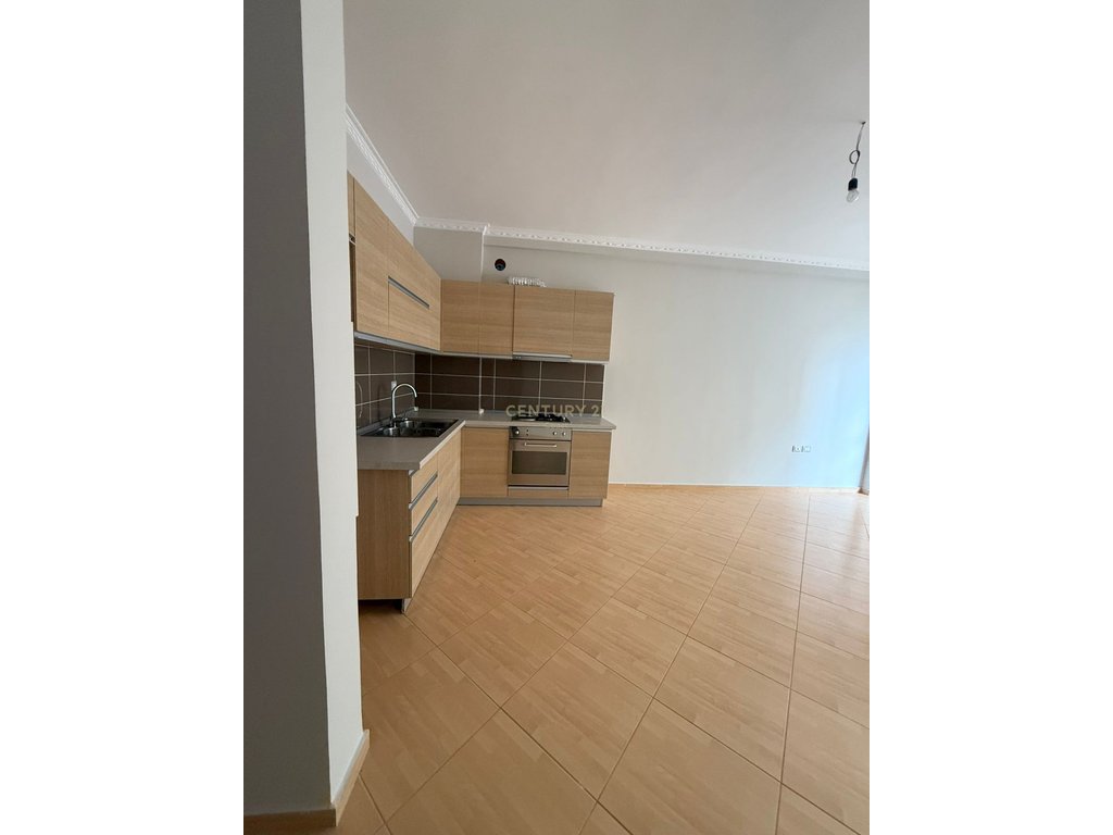 Piso en venta 1+1, vista lateral al mar (con garaje) en "Kalaja"