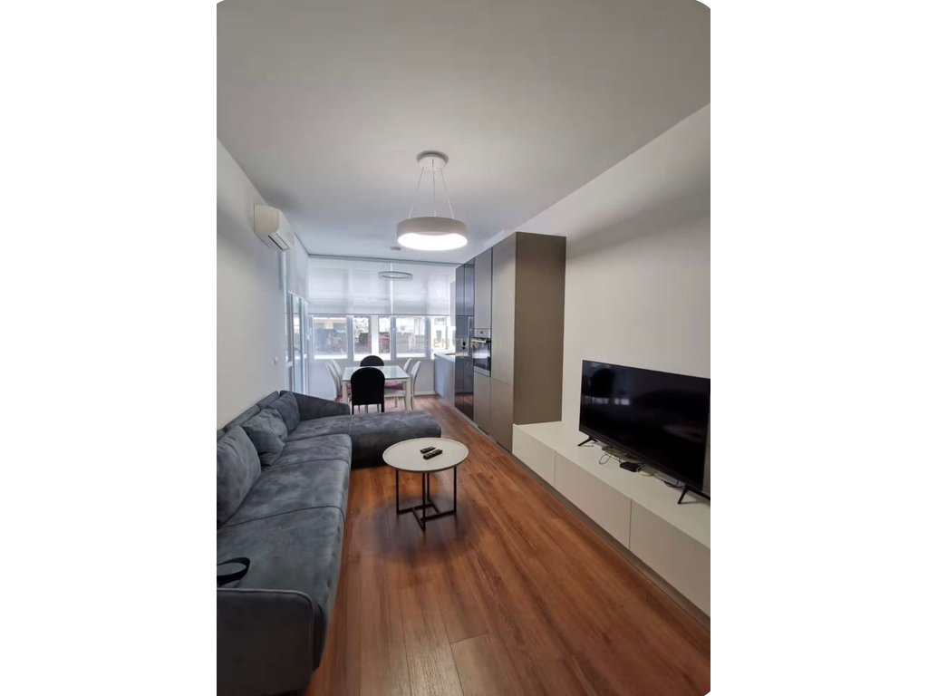 Piso en venta 1+1, vista lateral al mar (con garaje) en "Kalaja"