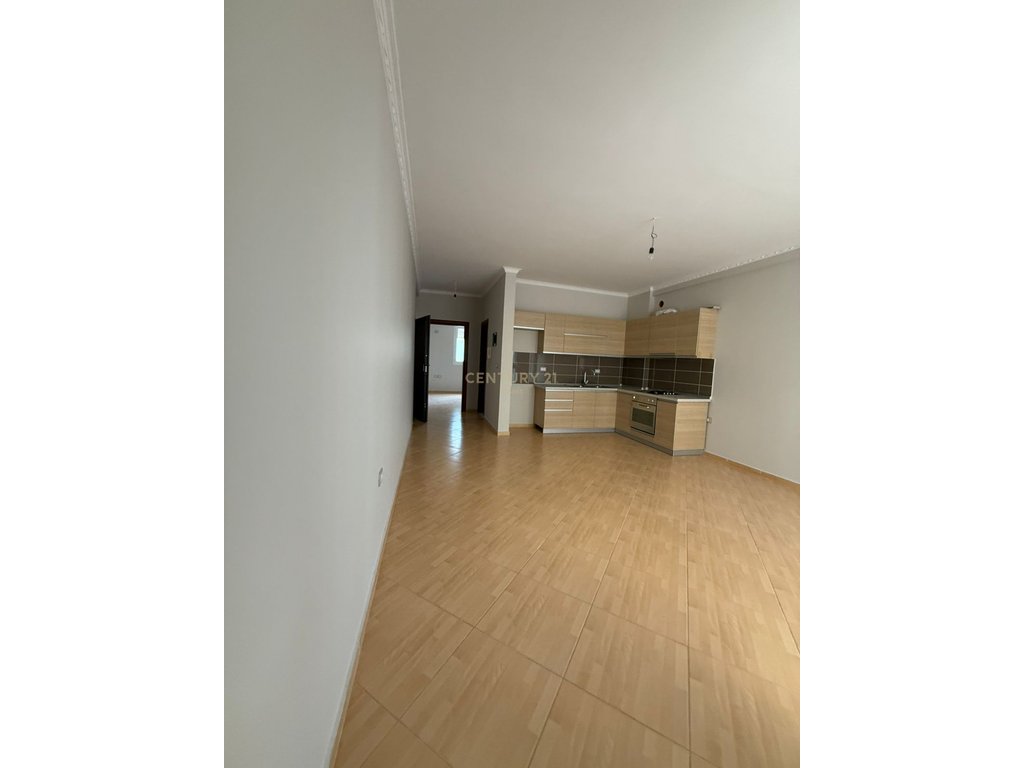 Piso en venta 1+1, vista lateral al mar (con garaje) en "Kalaja"