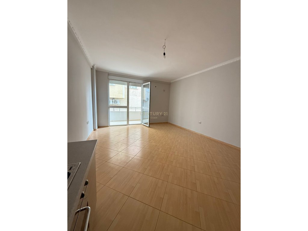 Piso en venta 1+1, vista lateral al mar (con garaje) en "Kalaja"