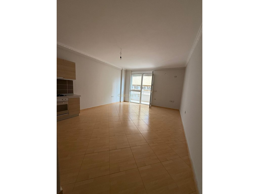 Piso en venta 1+1, vista lateral al mar (con garaje) en "Kalaja"