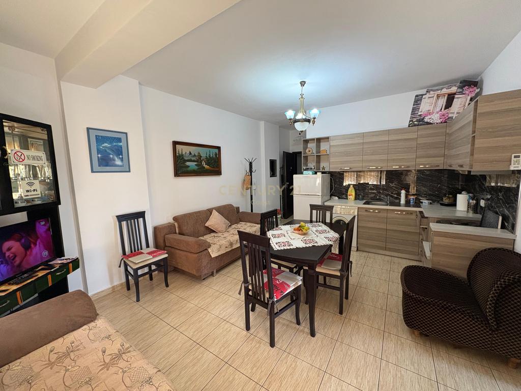 Appartamento moderno 1+1 in affitto – Prima linea a lungomare, zona 'Rrapi', Vlorë.