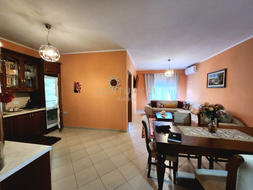 Appartamento moderno 1+1 in affitto – Prima linea a lungomare, zona 'Rrapi', Vlorë.