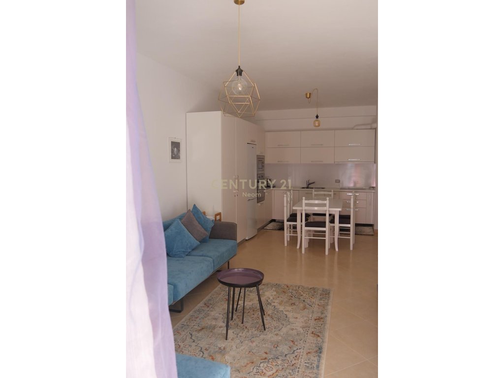 Appartamento moderno 1+1 in affitto – Prima linea a lungomare, zona 'Rrapi', Vlorë.