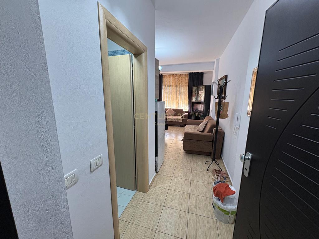 Appartamento moderno 1+1 in affitto – Prima linea a lungomare, zona 'Rrapi', Vlorë.