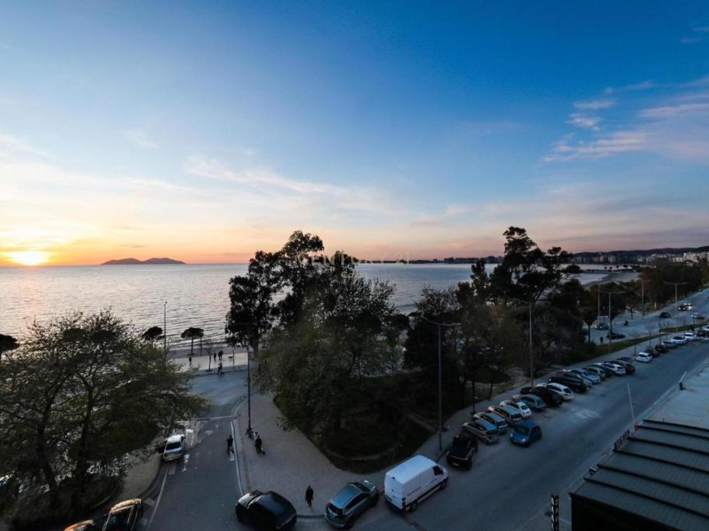 Appartamento moderno 1+1 in affitto – Prima linea a lungomare, zona 'Rrapi', Vlorë.