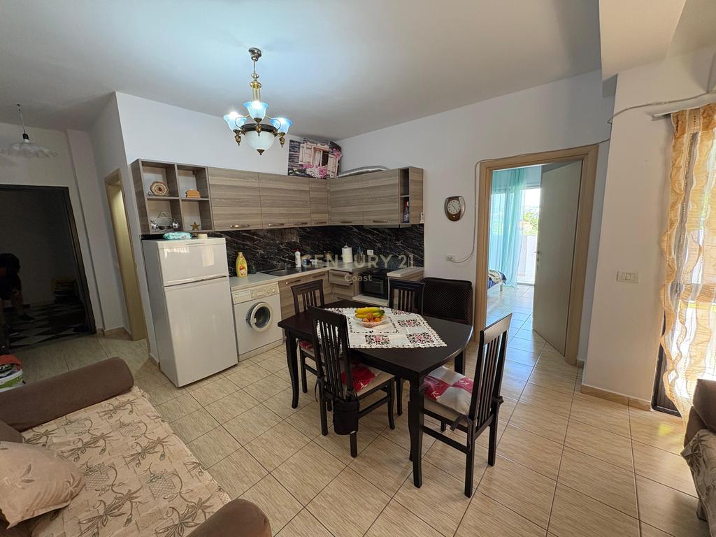 Appartamento moderno 1+1 in affitto – Prima linea a lungomare, zona 'Rrapi', Vlorë.