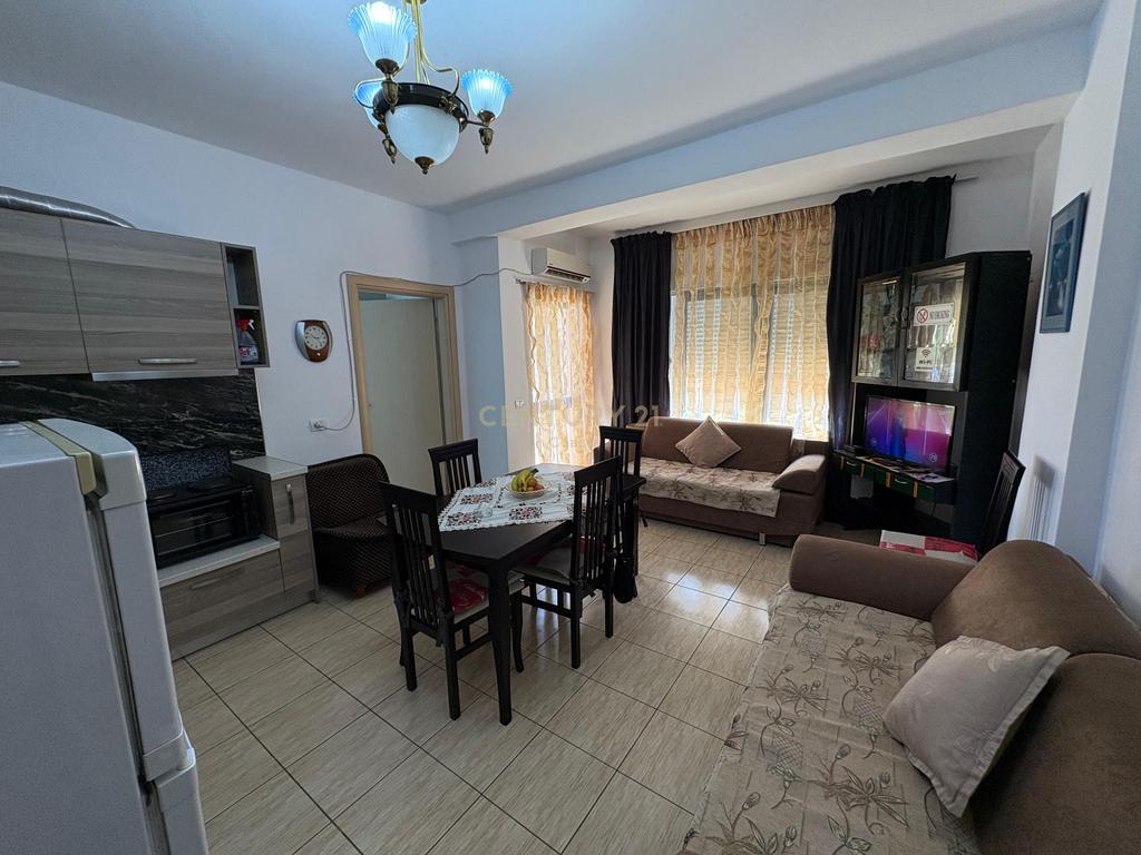 Appartamento moderno 1+1 in affitto – Prima linea a lungomare, zona 'Rrapi', Vlorë.