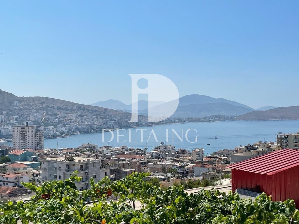 Casa in vendita - su 2 piani con cortile – Via “Gjergj Arianiti”, Sarandë