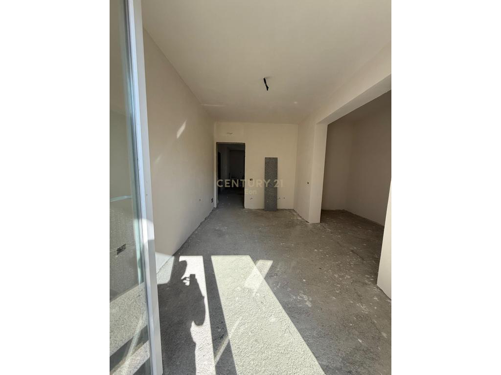 Appartamento 1+1 in vendita a Durrës con posto auto e deposito!