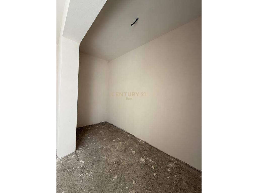 Appartamento 1+1 in vendita a Durrës con posto auto e deposito!
