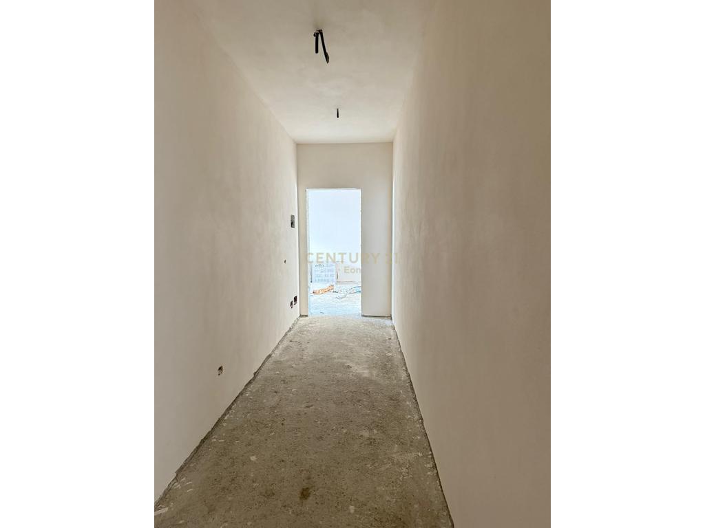 Appartamento 1+1 in vendita a Durrës con posto auto e deposito!