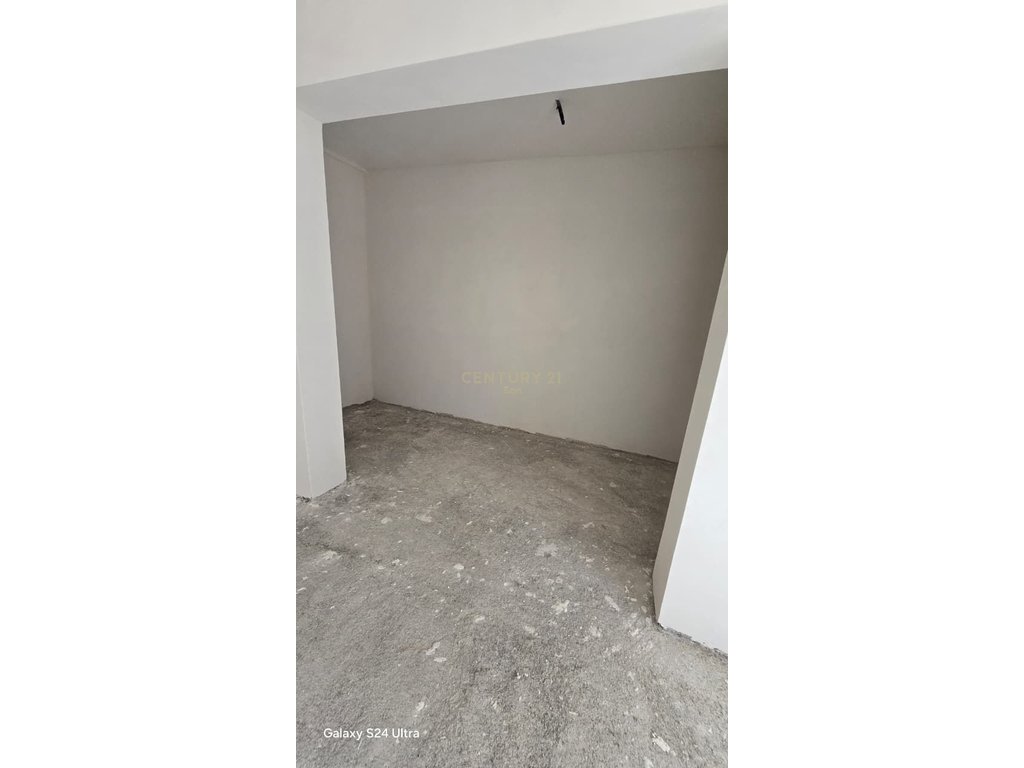 Apartament 2+1 në shitje në Durrës me post parkimi dhe depo !