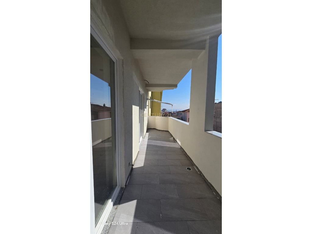 Apartament 2+1 në shitje në Durrës me post parkimi dhe depo !