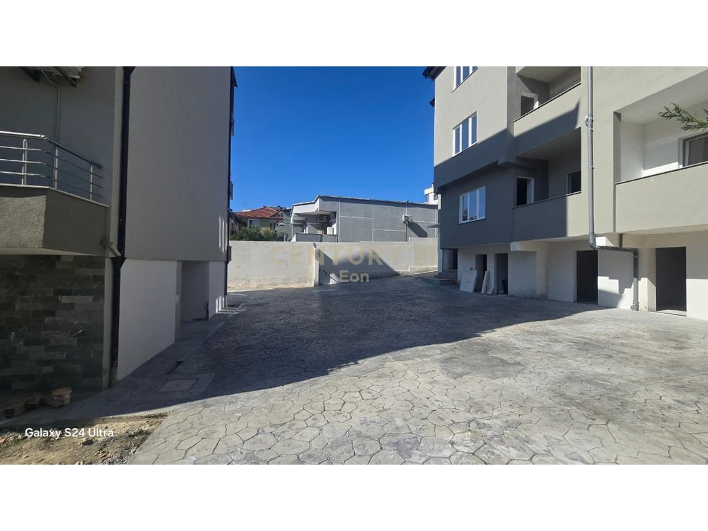 Apartament 2+1 në shitje në Durrës me post parkimi dhe depo !