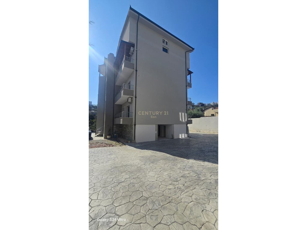 Apartament 2+1 në shitje në Durrës me post parkimi dhe depo !