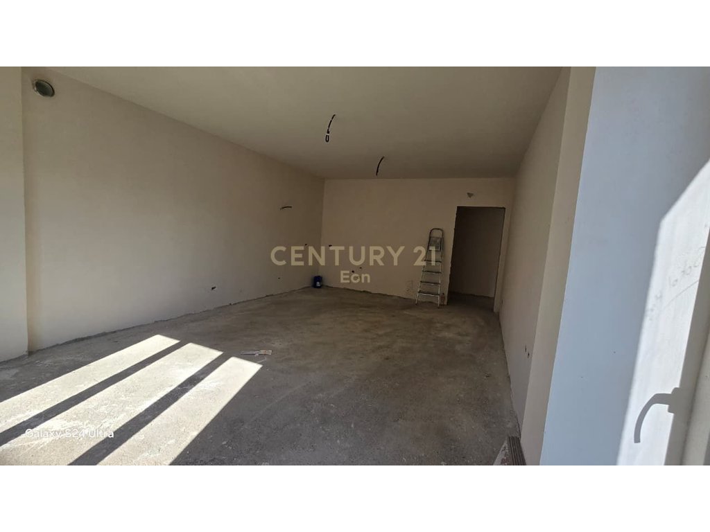 Apartament 2+1 në shitje në Durrës me post parkimi dhe depo !