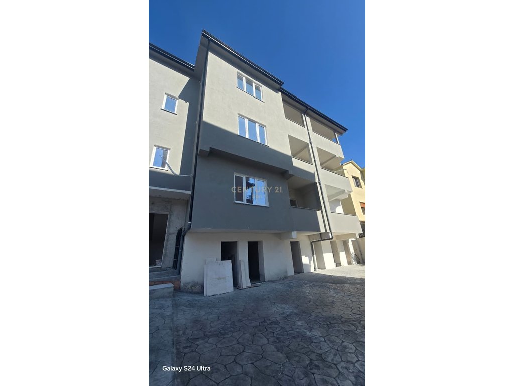 Apartament 2+1 në shitje në Durrës me post parkimi dhe depo !
