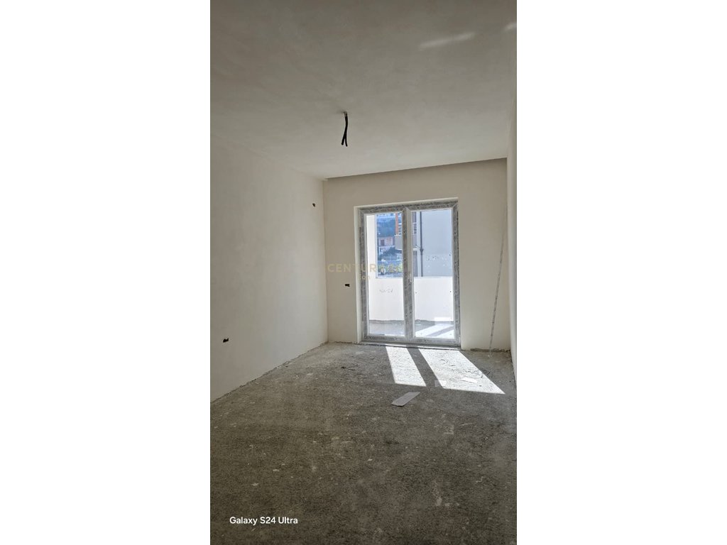 Apartament 2+1 në shitje në Durrës me post parkimi dhe depo !