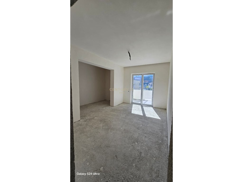 Apartament 2+1 në shitje në Durrës me post parkimi dhe depo !