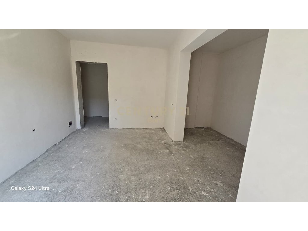 Apartament 2+1 në shitje në Durrës me post parkimi dhe depo !