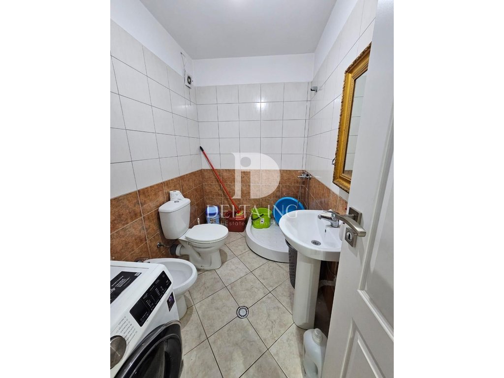 Shitet apartament 2+1+2 në Astir – Tek vila l