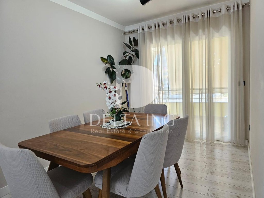 Shitet apartament 2+1+2 në Astir – Tek vila l