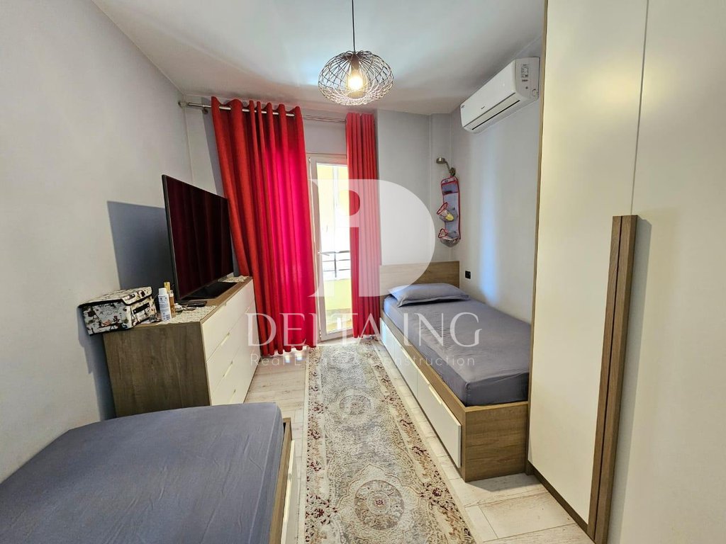 Shitet apartament 2+1+2 në Astir – Tek vila l